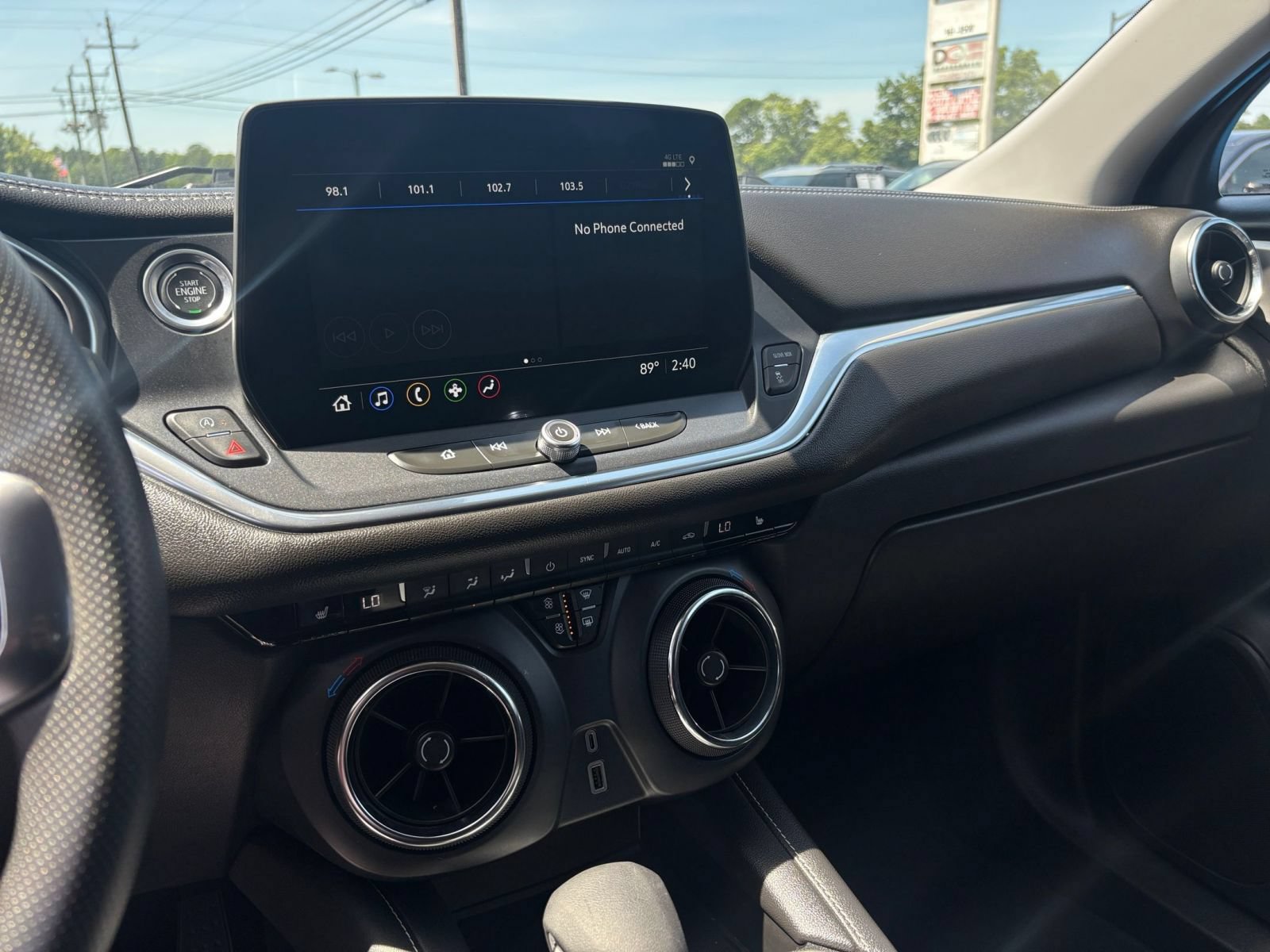 Used 2025 Chevrolet Blazer LT FWD image 19