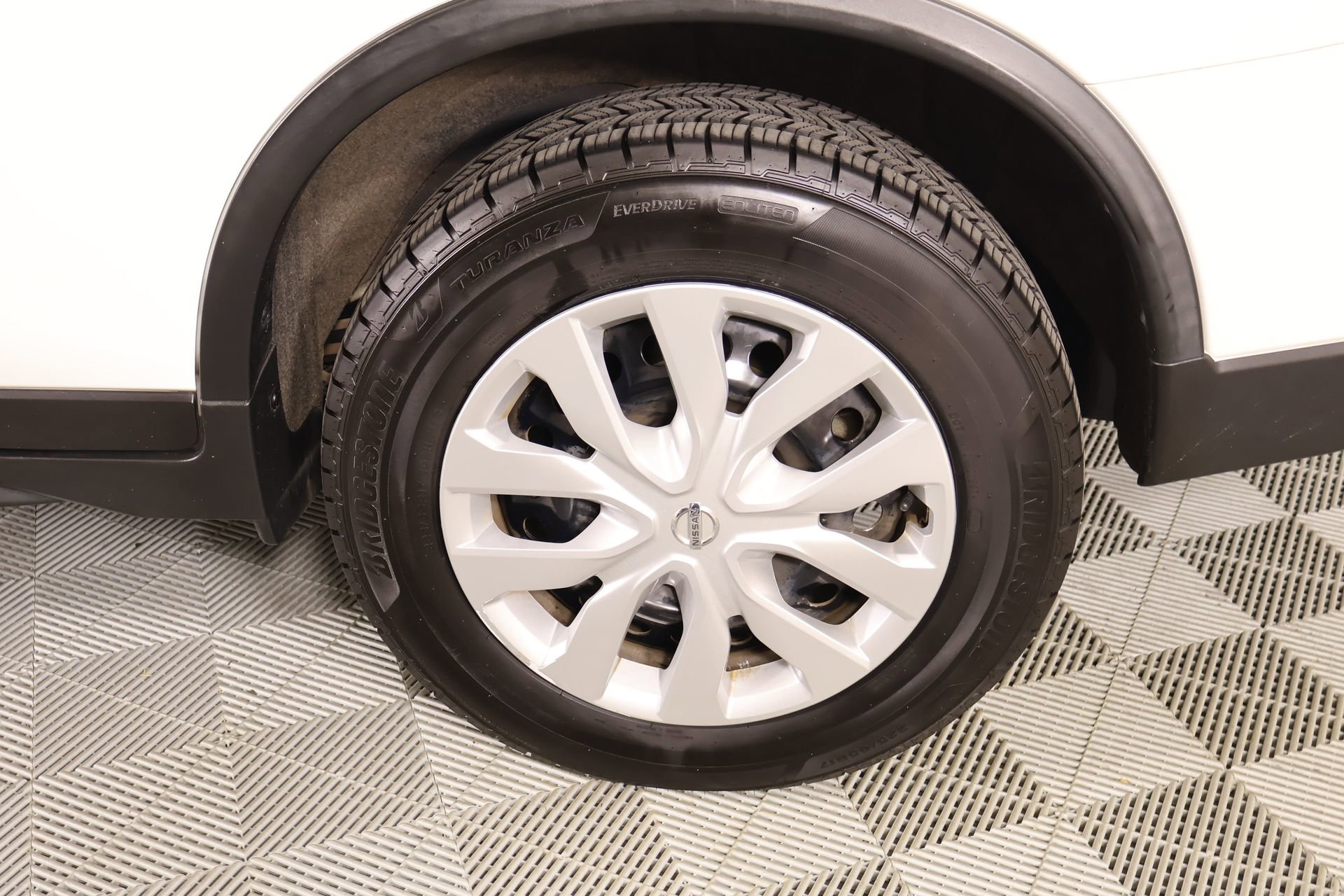 Used 2020 Nissan Rogue S AWD/4WD image 17