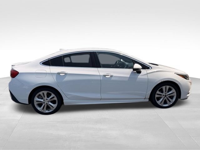 Used 2018 Chevrolet Cruze Premier w/ Premier True North Edition FWD image 4