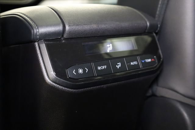 Used 2021 Toyota Highlander XLE image 31