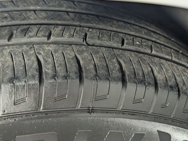 Used 2019 Chrysler Pacifica Touring-L image 9