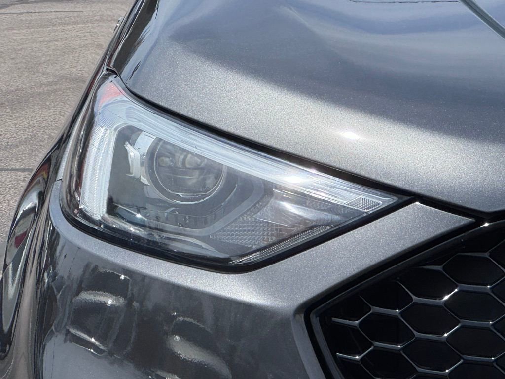 Certified 2020 Ford Edge ST-Line w/ Cold Weather Package AWD/4WD image 4