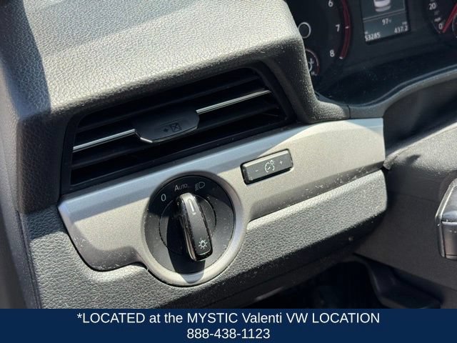 Certified 2022 Volkswagen Passat 2.0T SE FWD image 34