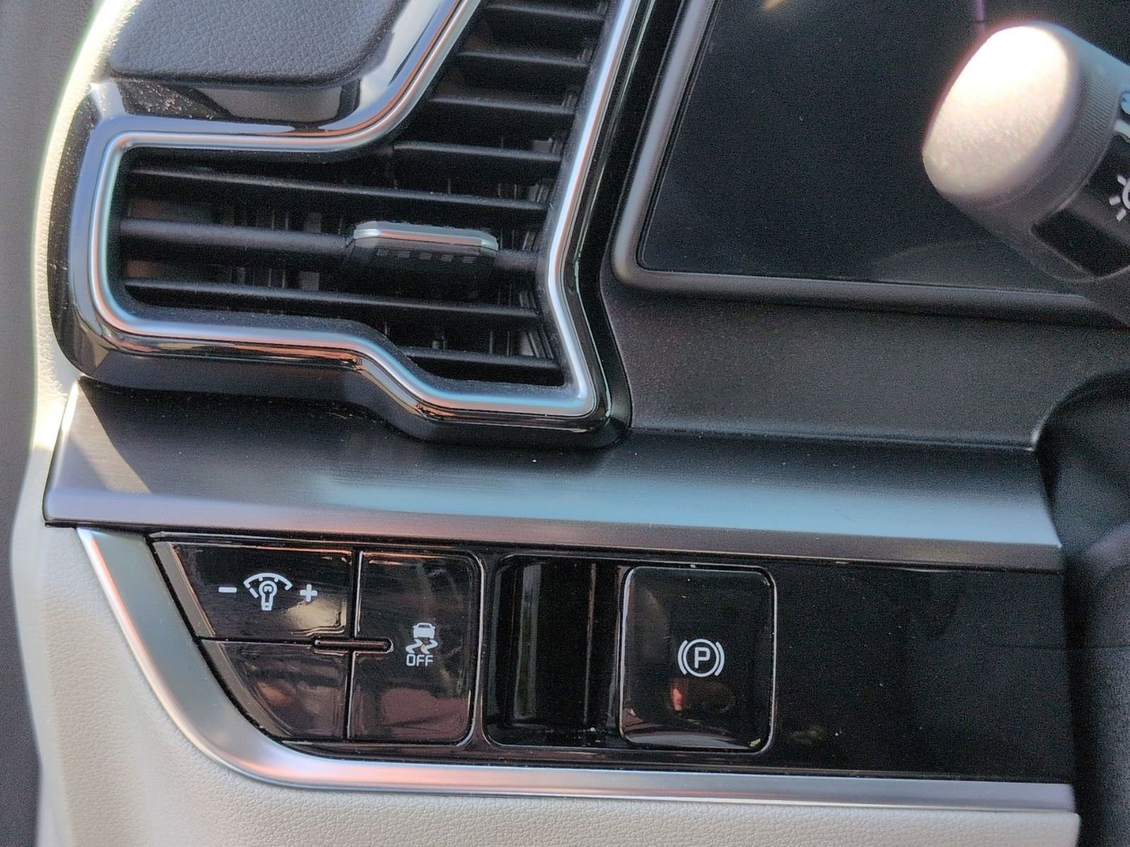 Used 2024 Kia Sportage EX image 37