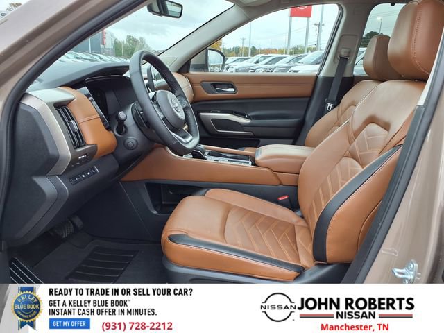 Used 2024 Nissan Pathfinder Platinum w/ Cargo Package image 4