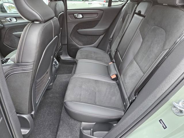 Used 2023 Volvo C40 P8 Recharge Ultimate image 14