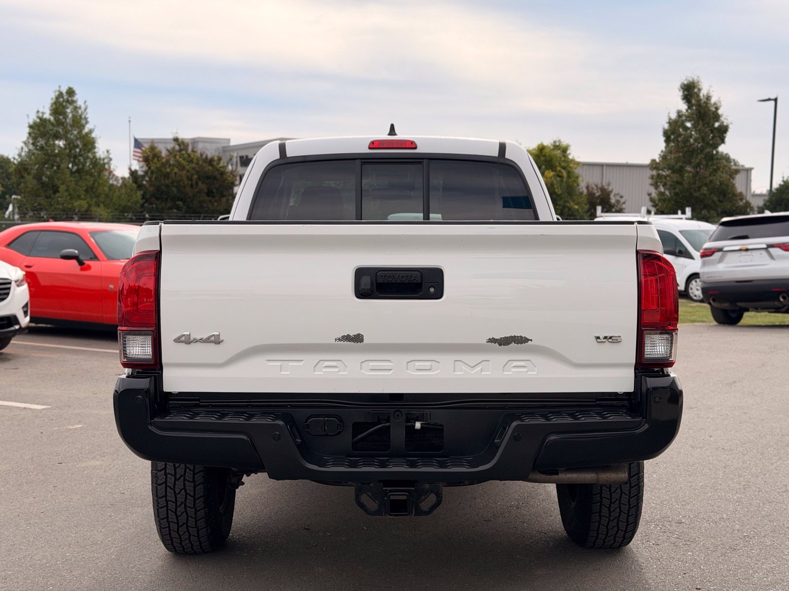 Used 2022 Toyota Tacoma SR5 AWD/4WD image 8