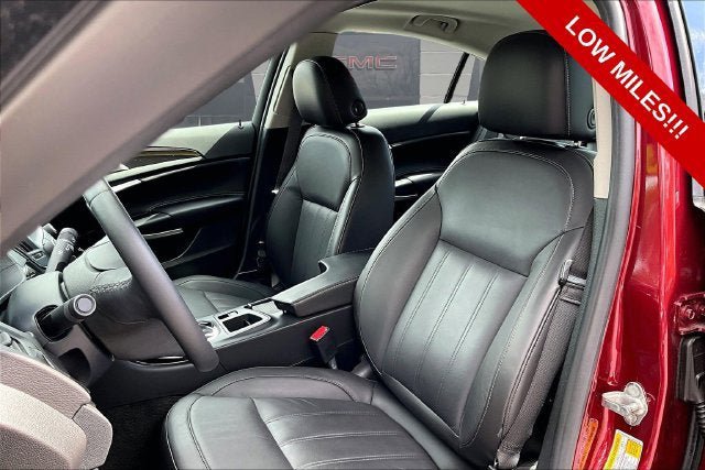 Used 2016 Buick Regal FWD image 25
