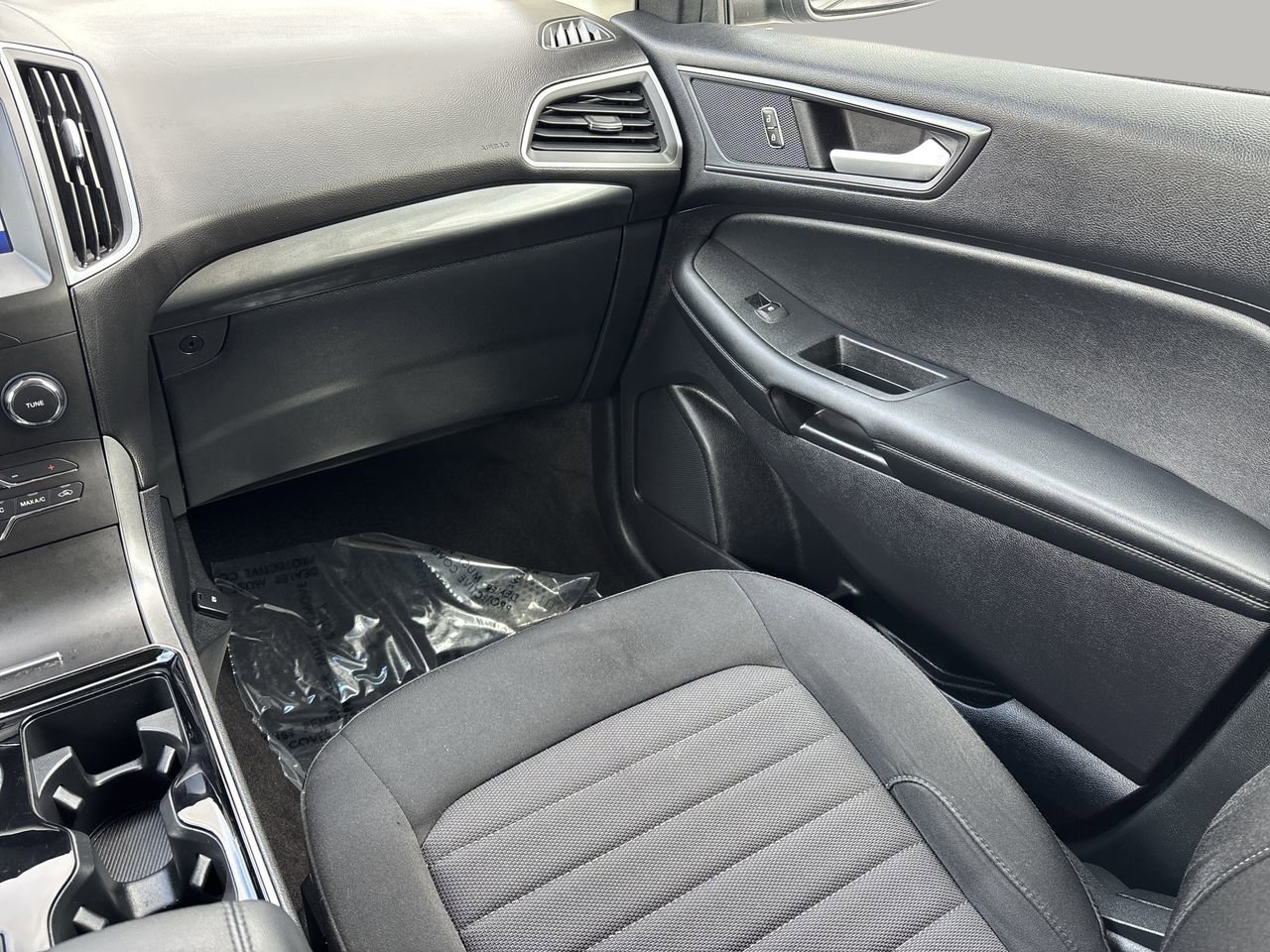 Used 2020 Ford Edge SE image 15