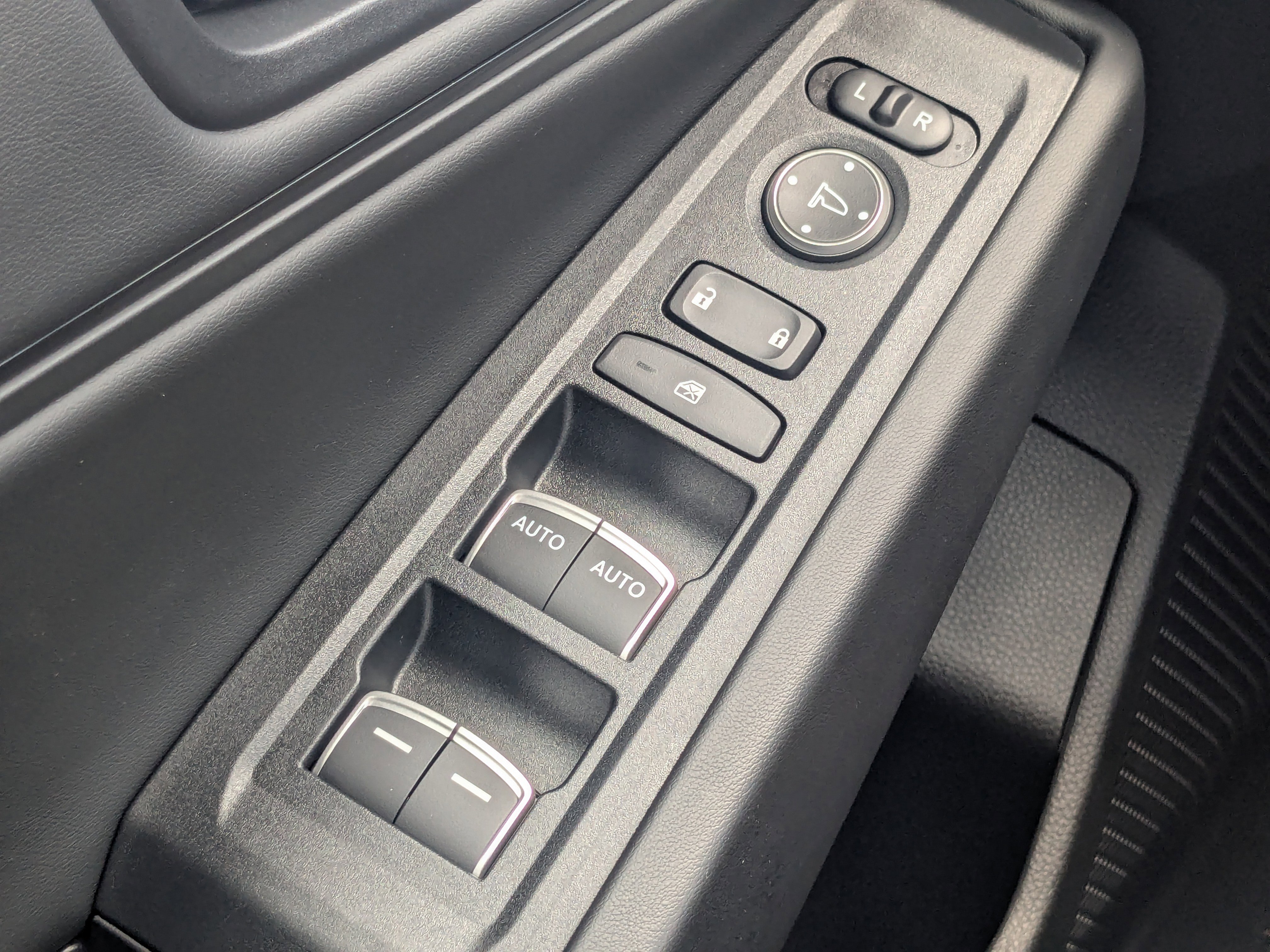 Used 2025 Honda Accord EX-L image 27