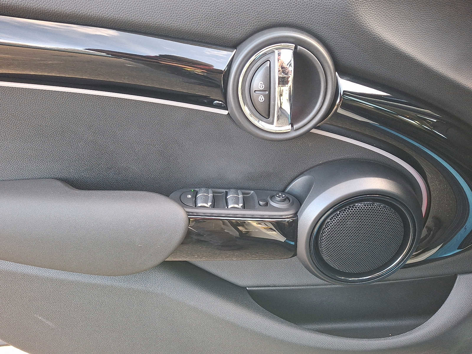 Used 2022 MINI Cooper S image 12