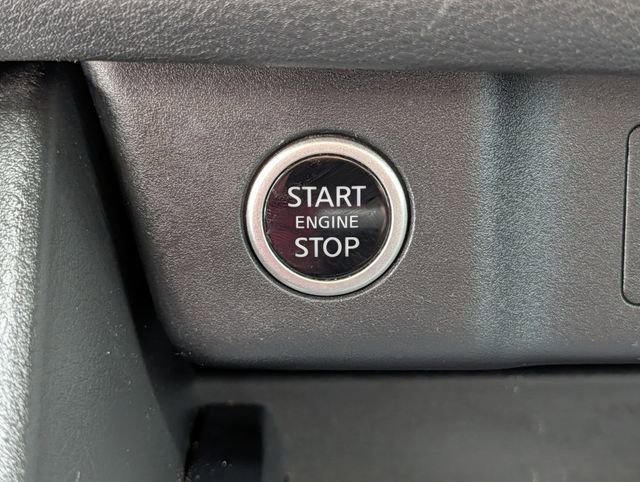 Used 2023 Nissan Rogue SV image 18