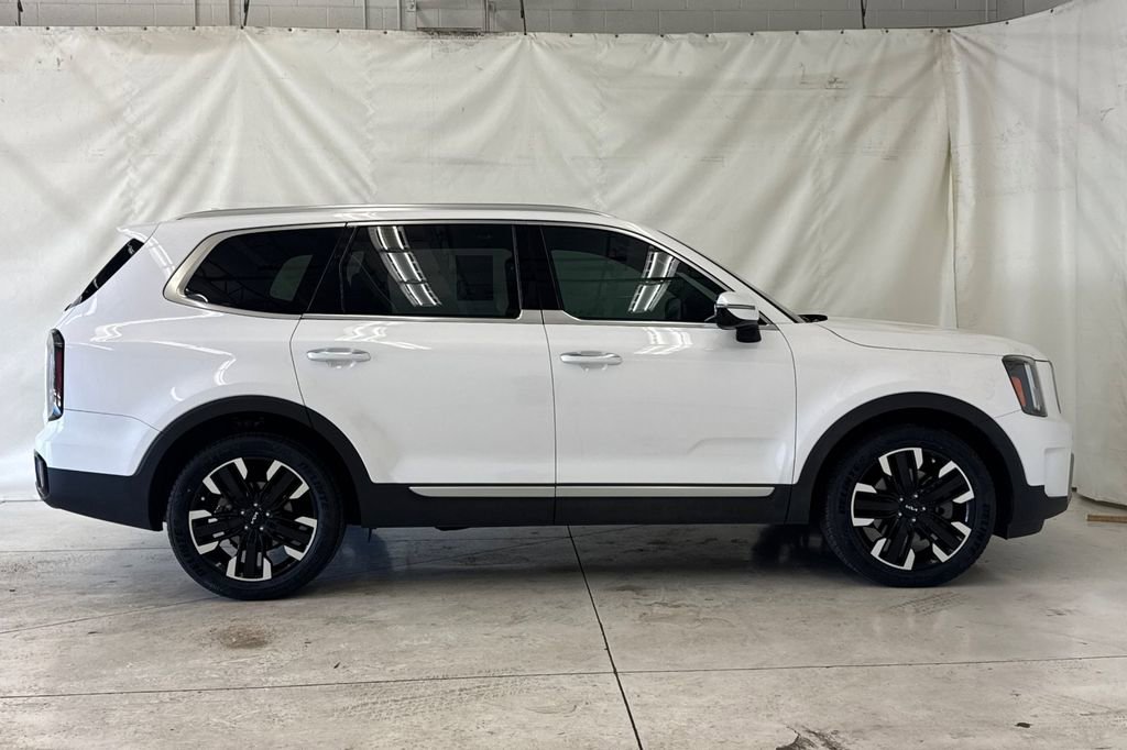 Used 2023 Kia Telluride SX Prestige AWD/4WD image 3