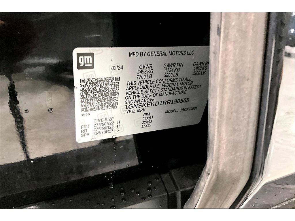 Used 2024 Chevrolet Suburban RST w/ Luxury Package AWD/4WD image 34