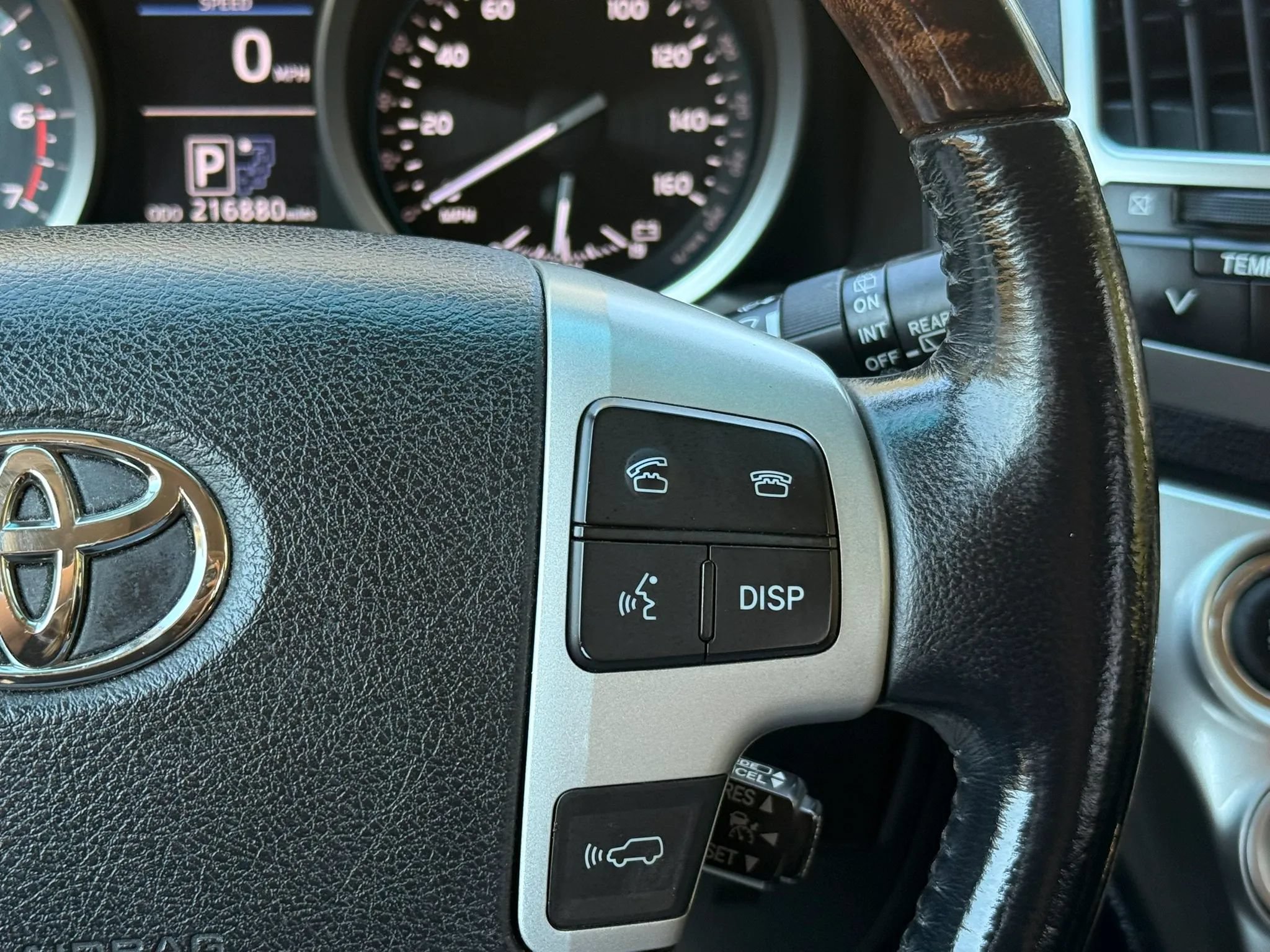 Used 2014 Toyota Land Cruiser AWD/4WD image 39