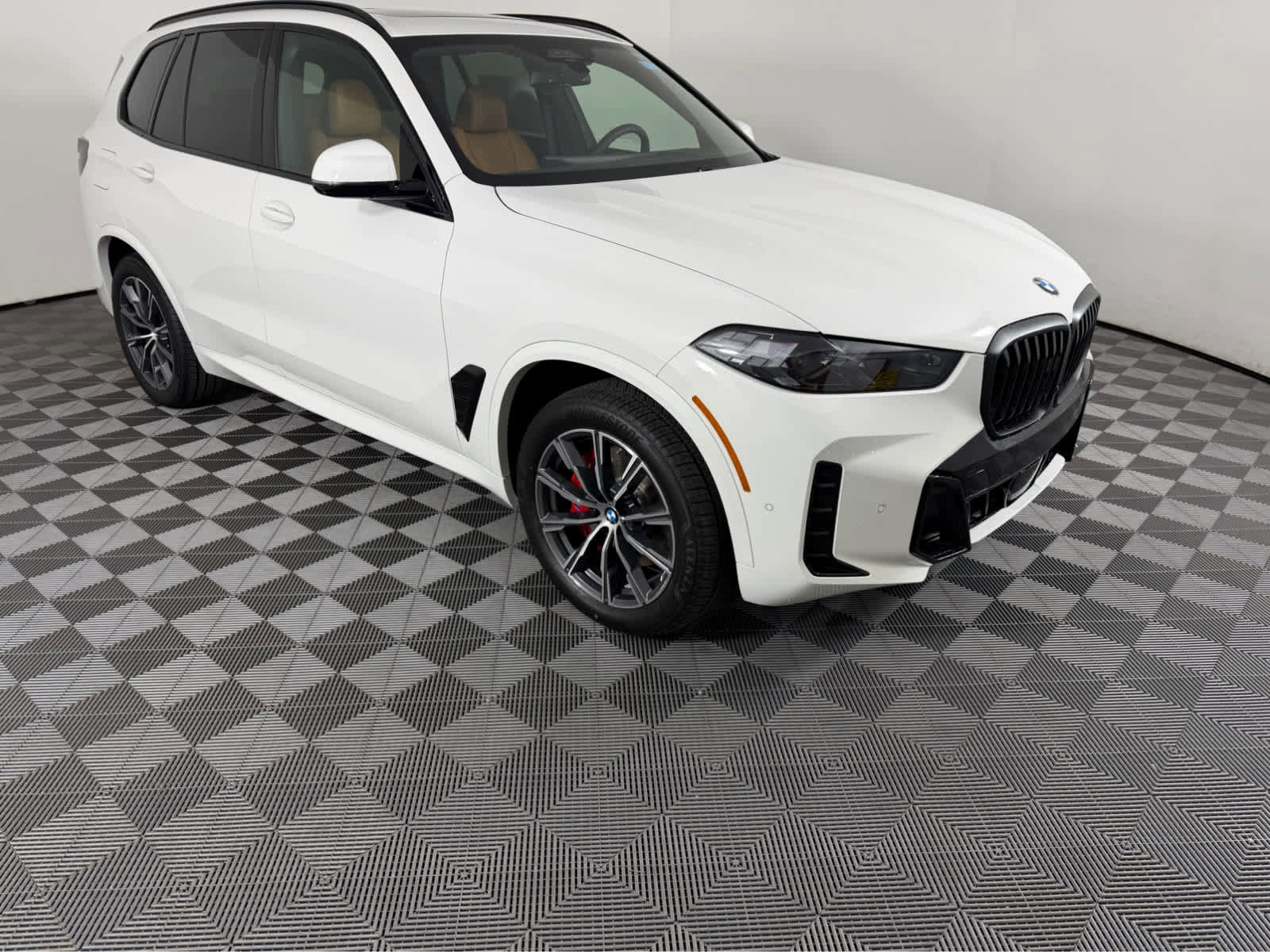 New 2026 BMW X5 xDrive40i w/ M Sport Package image 1