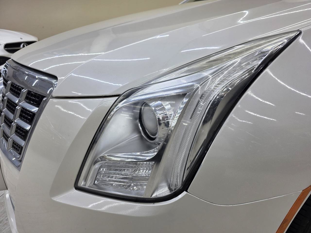 Used 2013 Cadillac XTS Luxury FWD image 11