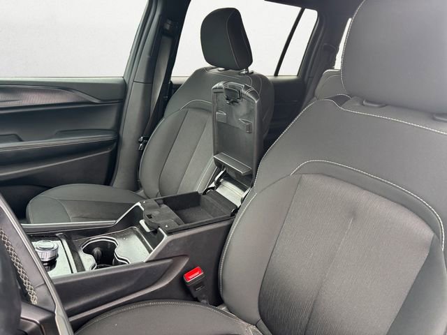 Used 2025 Jeep Grand Cherokee L Laredo w/ Luxury Tech Group I image 19