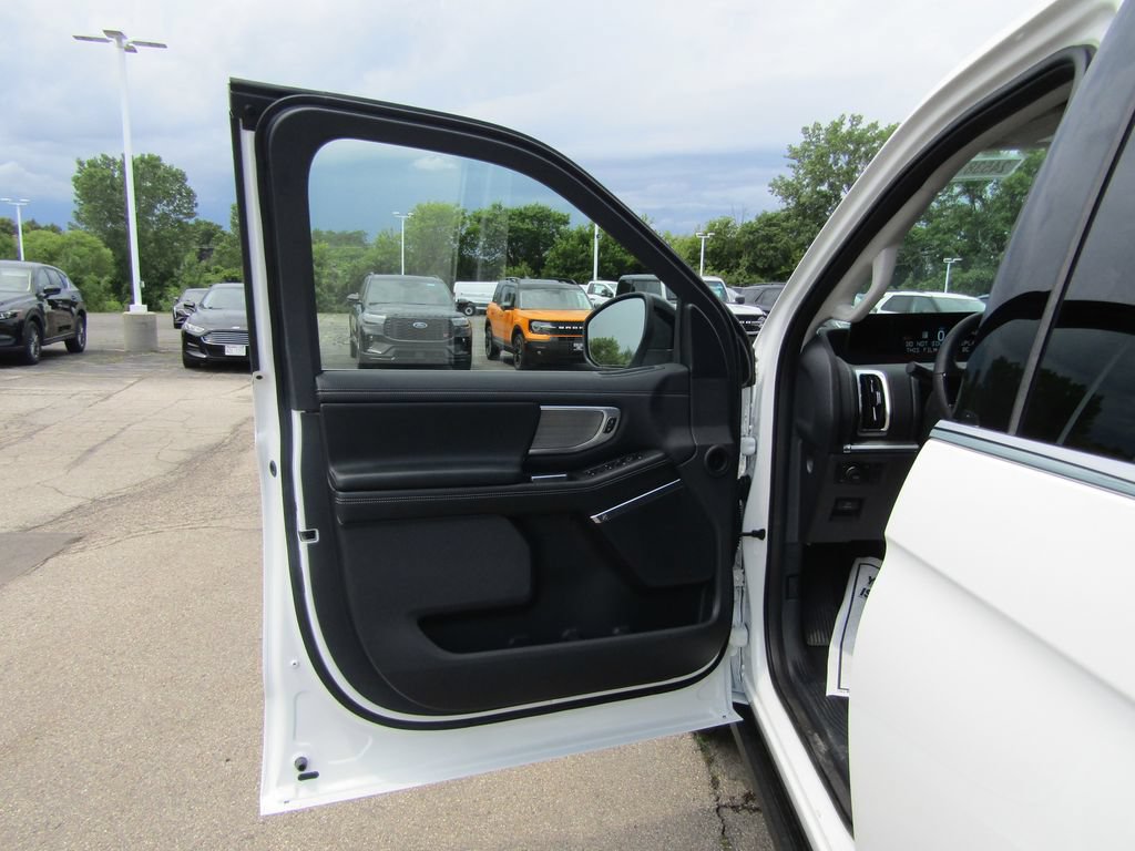 New 2027 Ford Expedition Max Platinum w/ Driver's Package AWD/4WD image 34