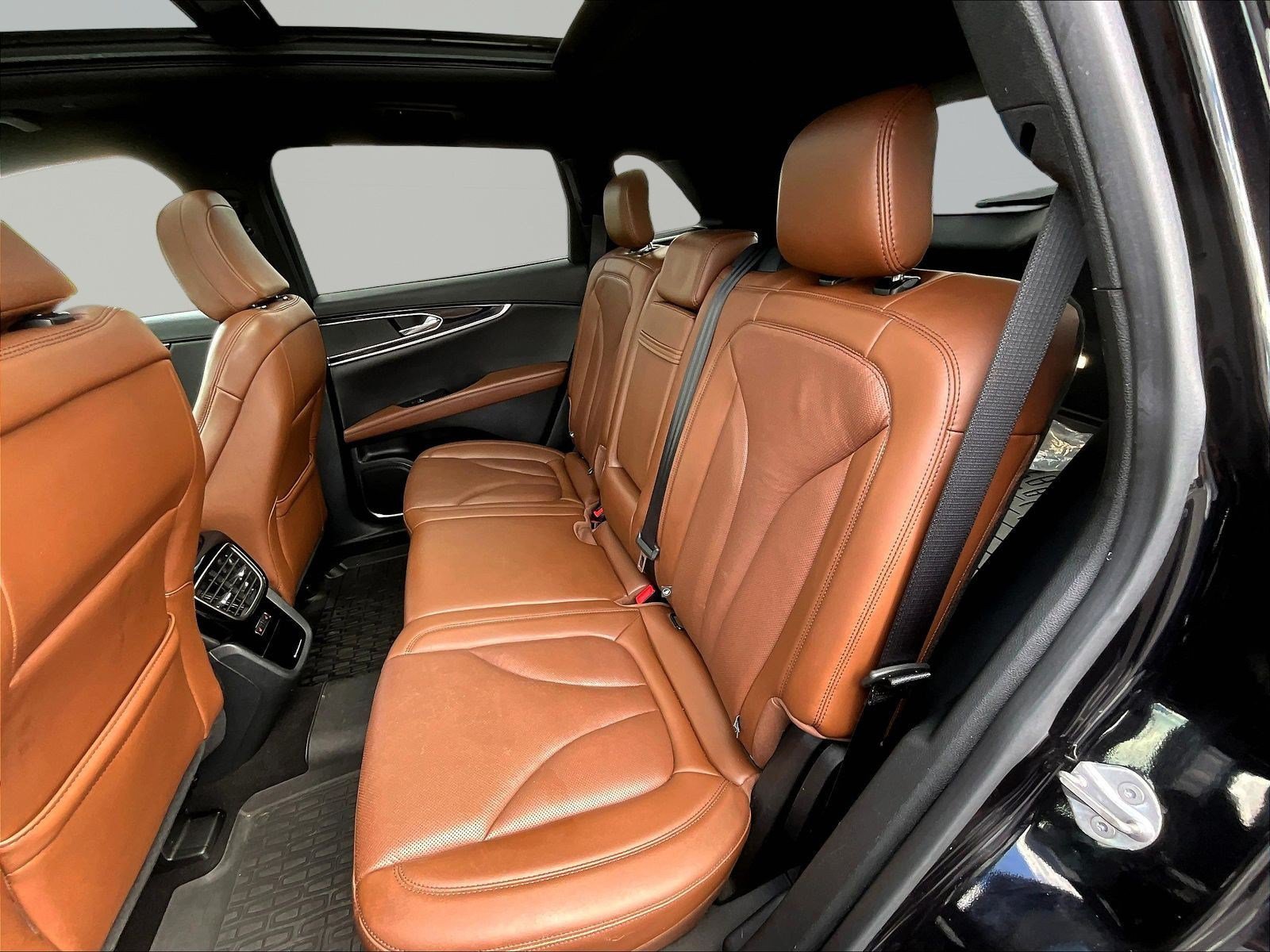 Used 2023 Lincoln Nautilus Reserve AWD/4WD image 22