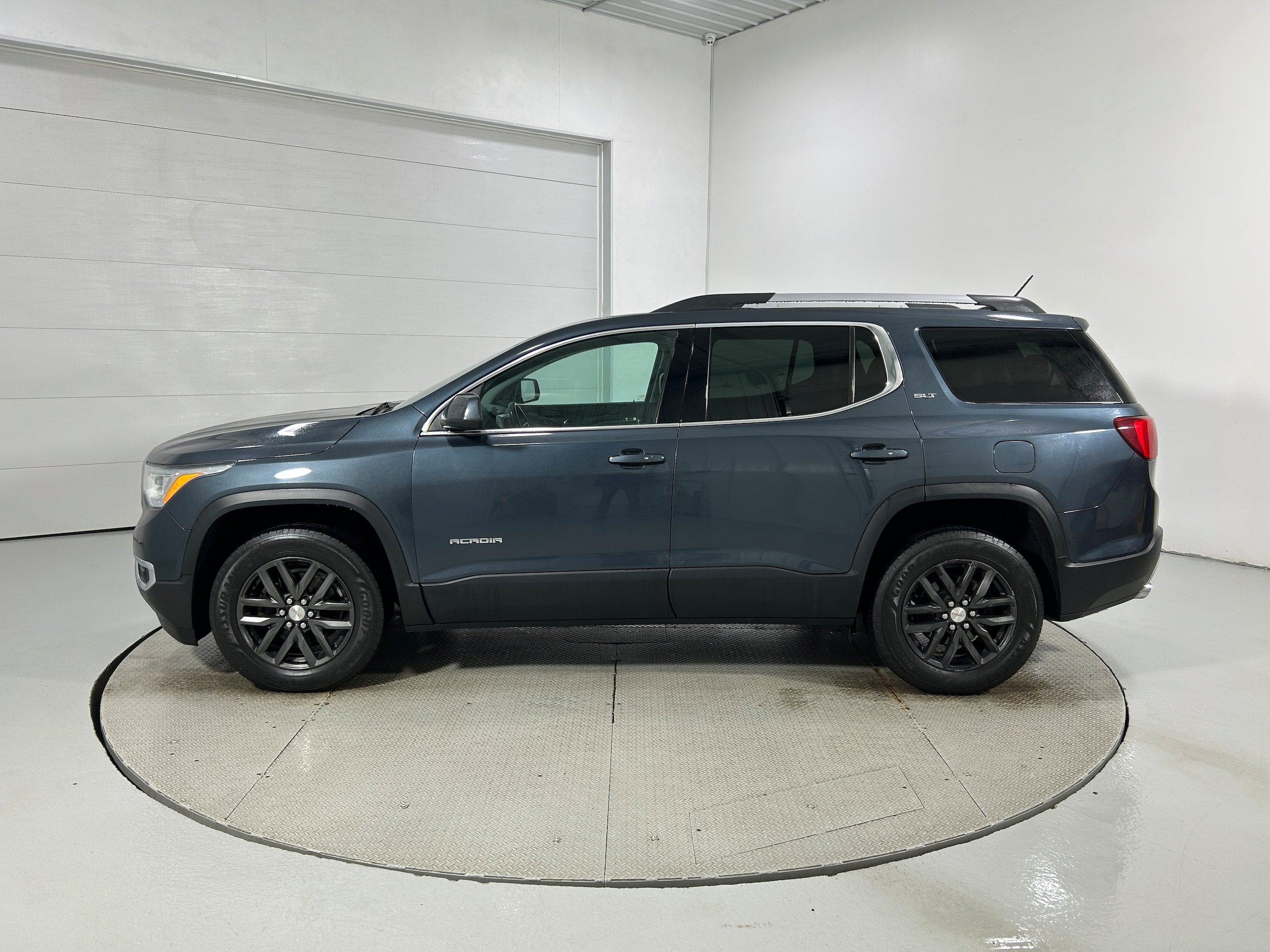 Used 2019 GMC Acadia SLT AWD/4WD image 21