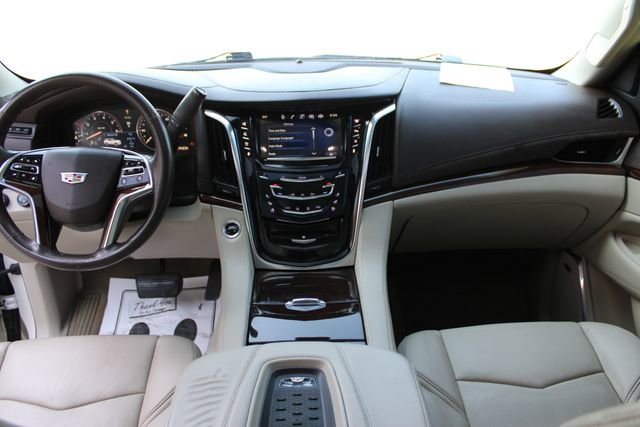 Used 2015 Cadillac Escalade ESV Premium AWD/4WD image 27