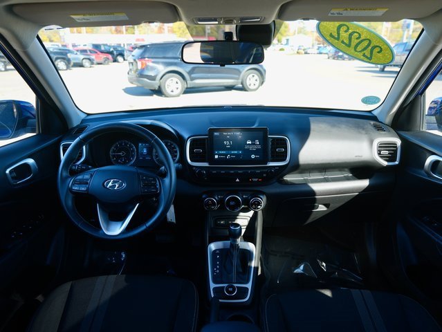 Used 2022 Hyundai Venue SEL w/ Cargo Package image 14