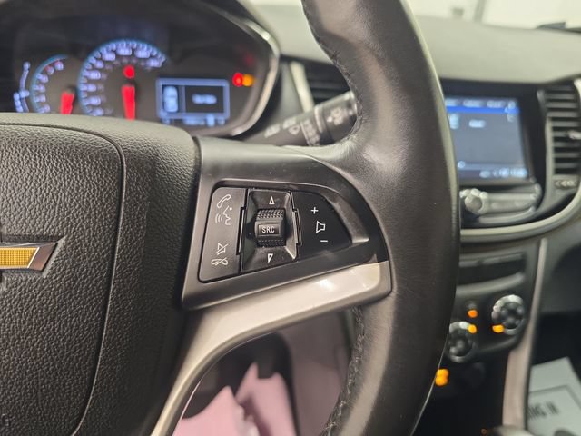 Used 2018 Chevrolet Trax LT w/ LT Convenience Package FWD image 31
