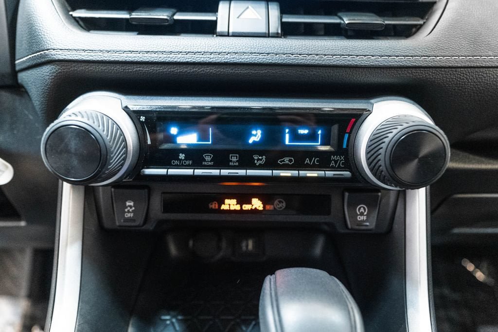 Certified 2025 Toyota RAV4 LE AWD/4WD image 25
