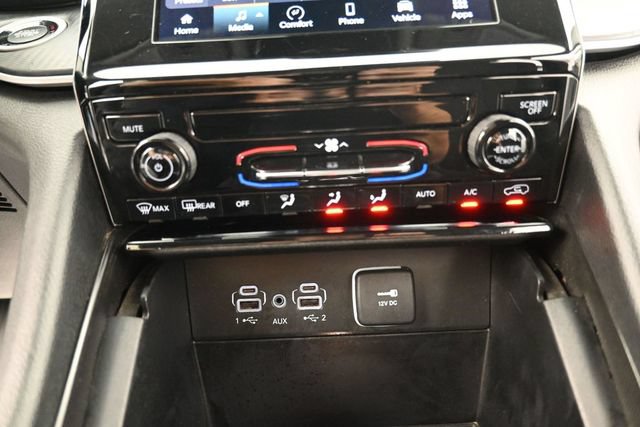 Used 2024 Jeep Grand Cherokee Laredo AWD/4WD image 23
