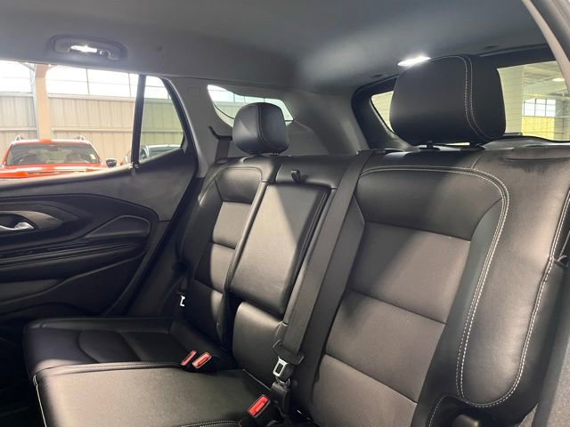 Used 2024 GMC Terrain SLT image 17
