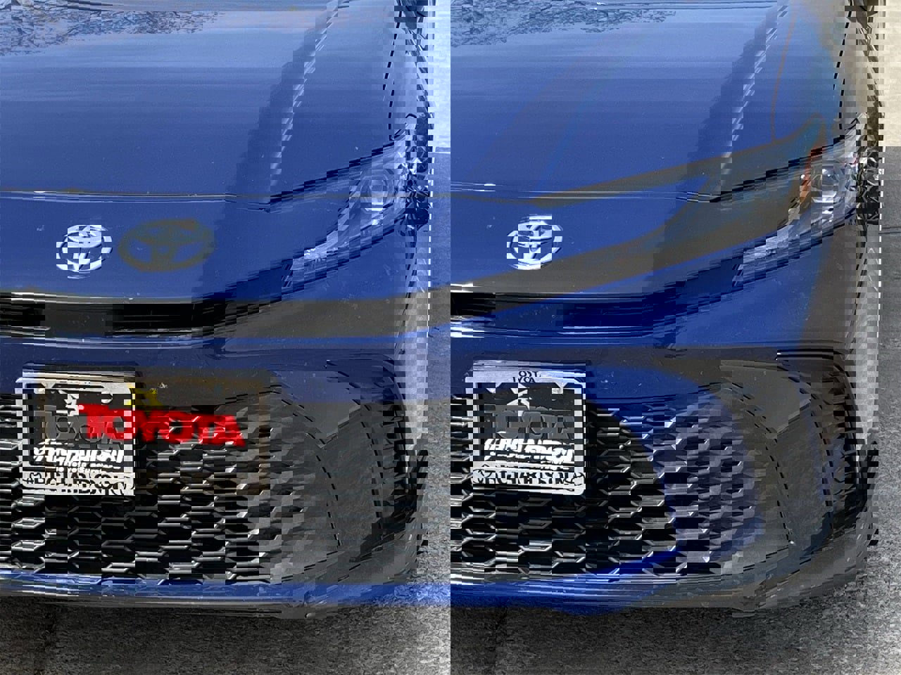 Used 2025 Toyota Camry SE image 8