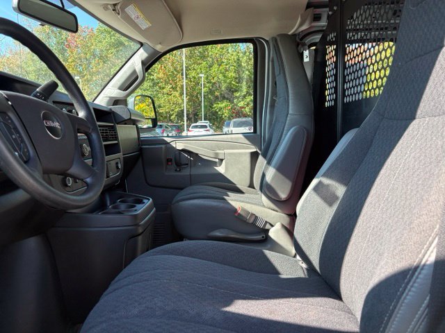 Used 2025 GMC Savana 2500 w/ Driver Convenience Package RWD image 28
