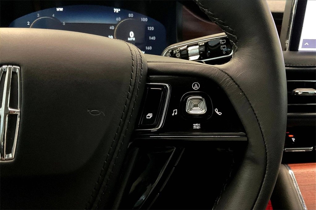 Used 2024 Lincoln Aviator Reserve w/ Equipment Group 201A image 19