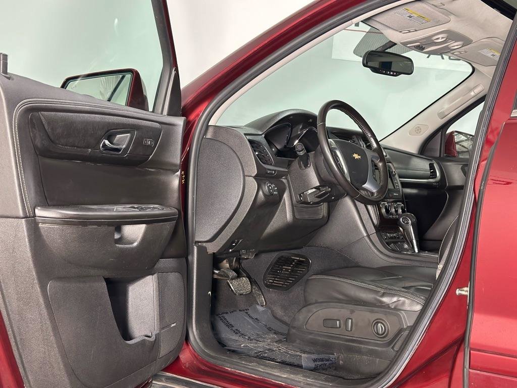 Used 2017 Chevrolet Traverse LT image 11