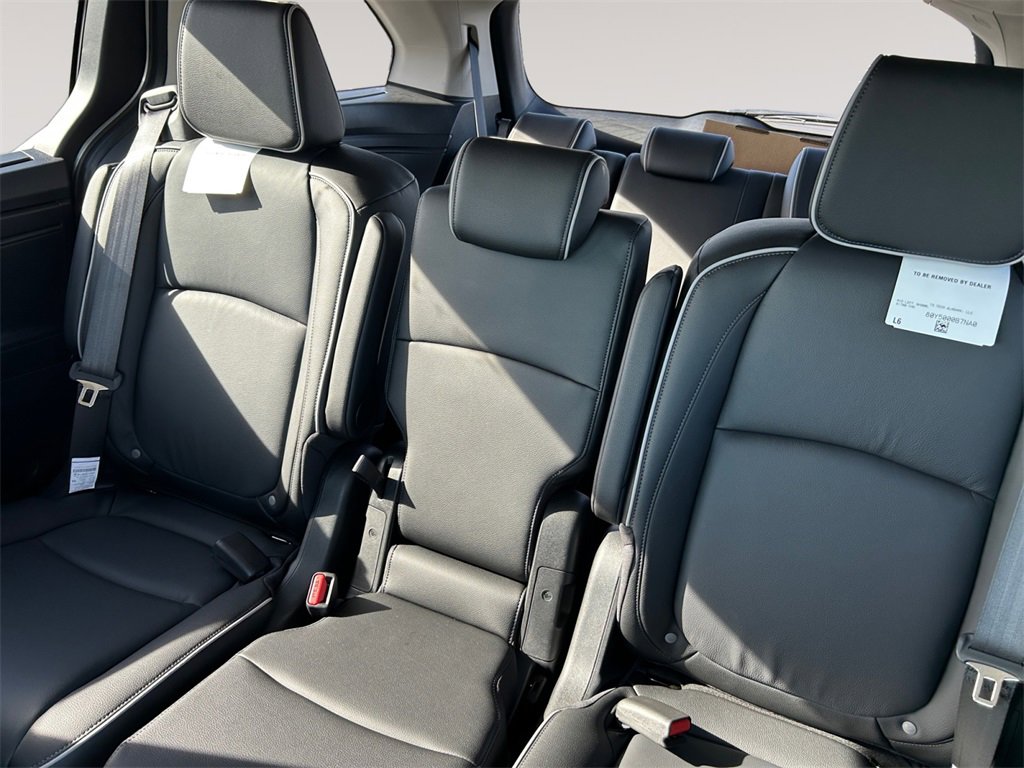 New 2026 Honda Odyssey Touring image 13