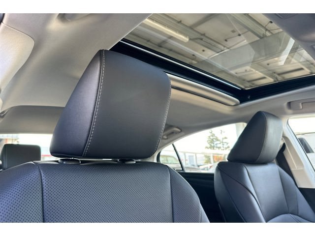 Certified 2022 Lexus ES 300h w/ Premium Package FWD image 16
