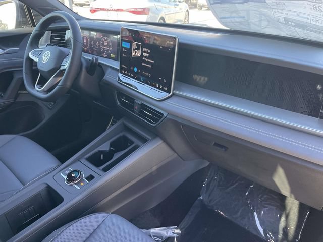 New 2026 Volkswagen Tiguan SE R-Line FWD image 29