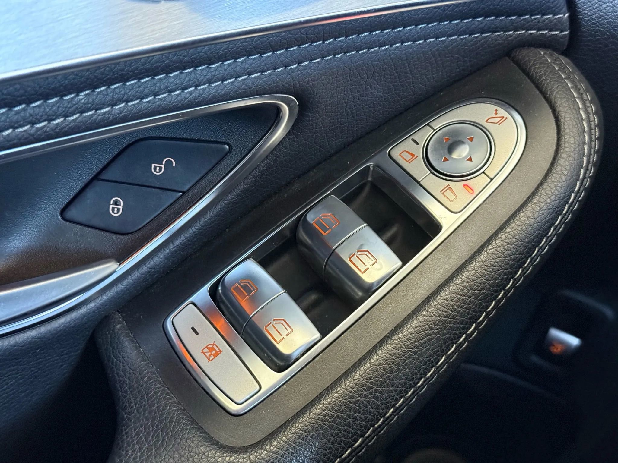 Used 2015 Mercedes-Benz C 300 4MATIC Sedan image 16