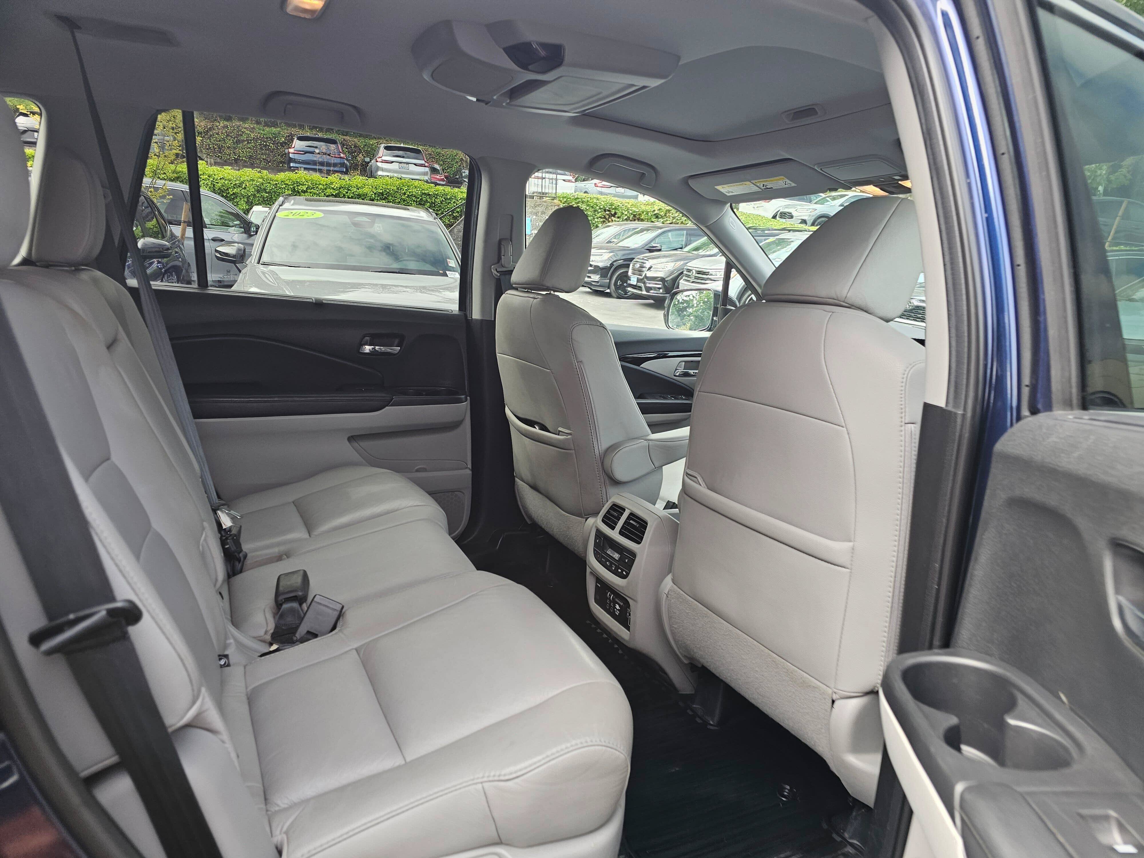 Used 2020 Honda Pilot Touring image 13