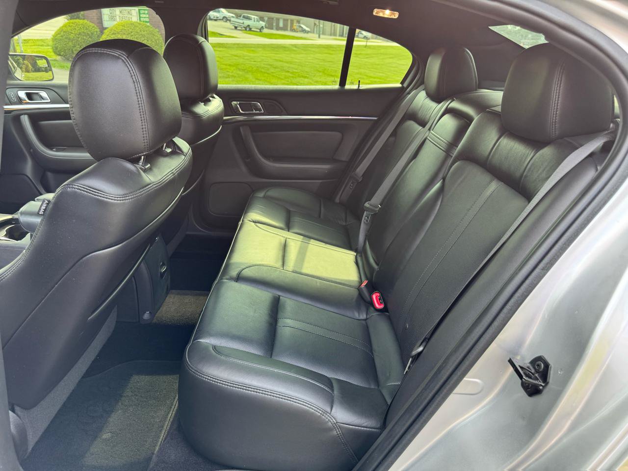 Used 2014 Lincoln MKS FWD image 21