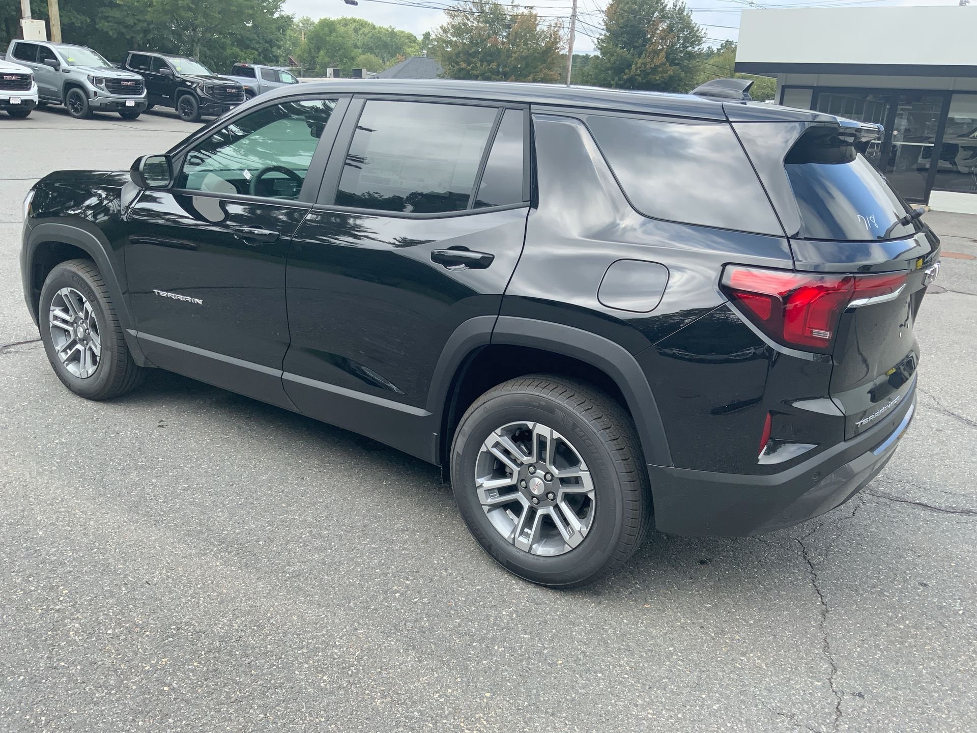 New 2027 GMC Terrain Elevation w/ LPO, Floor Liner Package AWD/4WD image 59