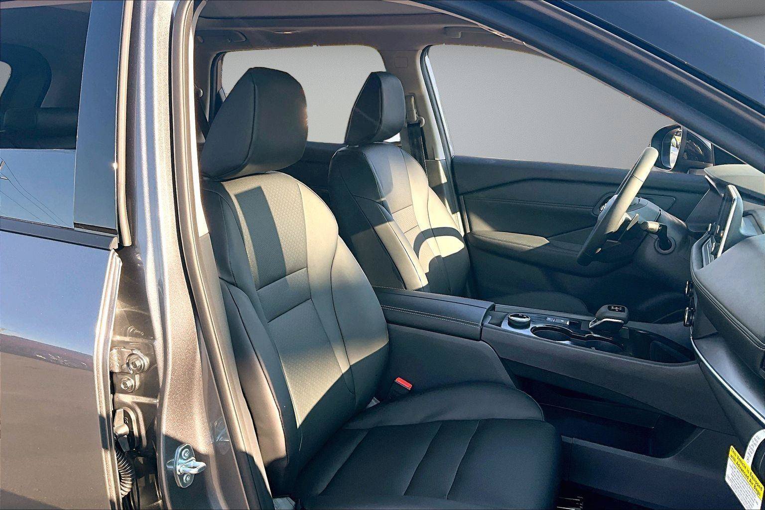 New 2026 Nissan Rogue Dark Armor AWD/4WD image 12