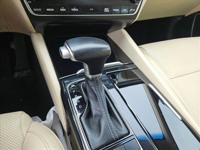 Used 2018 Kia Cadenza Premium w/ Luxury Package FWD image 18