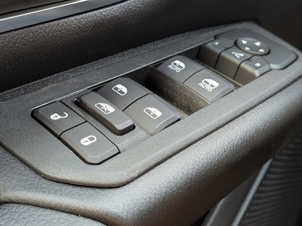 New 2026 RAM 1500 4x4 Crew Cab image 31