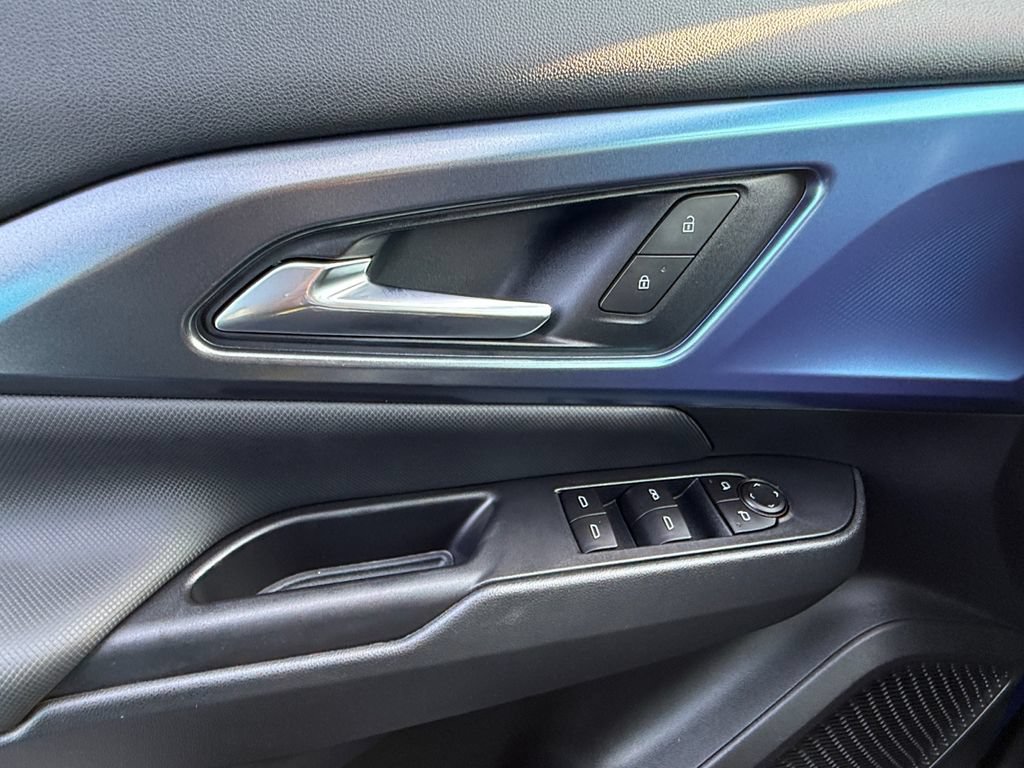 New 2026 Chevrolet Equinox EV LT FWD image 11