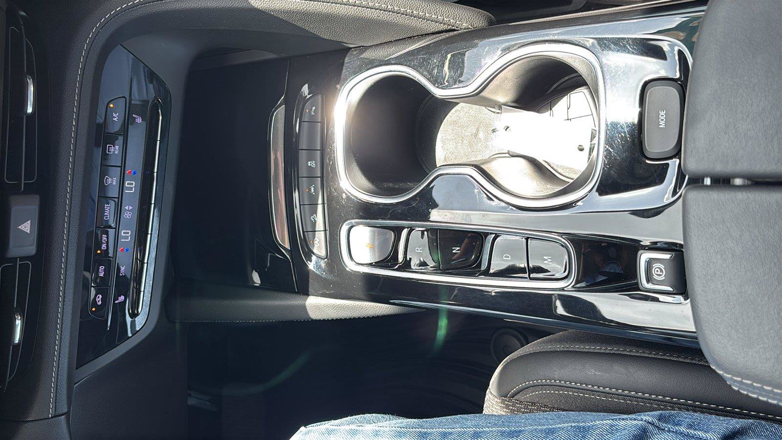 Certified 2023 Buick Envision Preferred AWD/4WD image 36