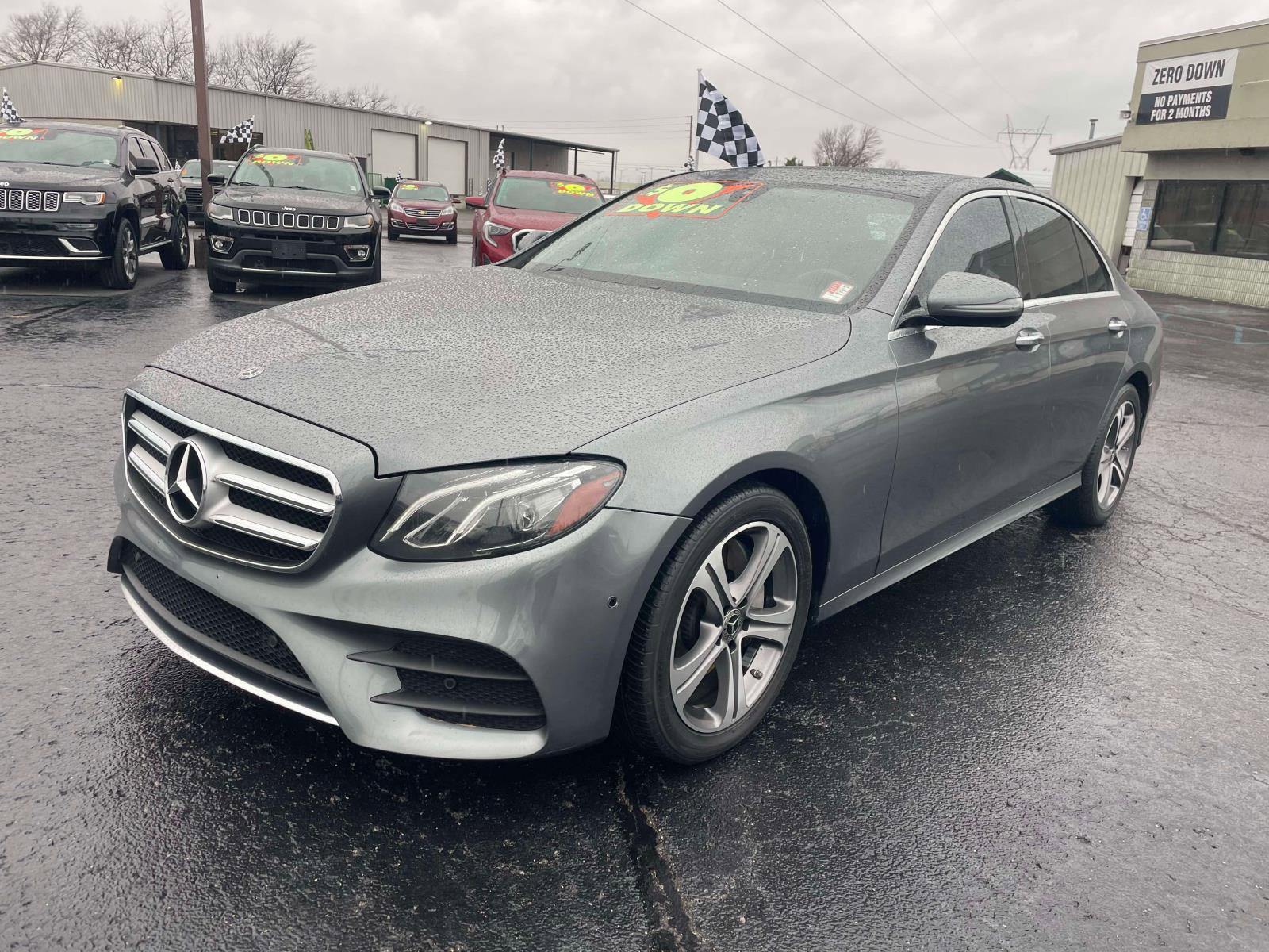 Used 2017 Mercedes-Benz E 300 E 300 Luxury 4MATIC Sedan AWD image 2
