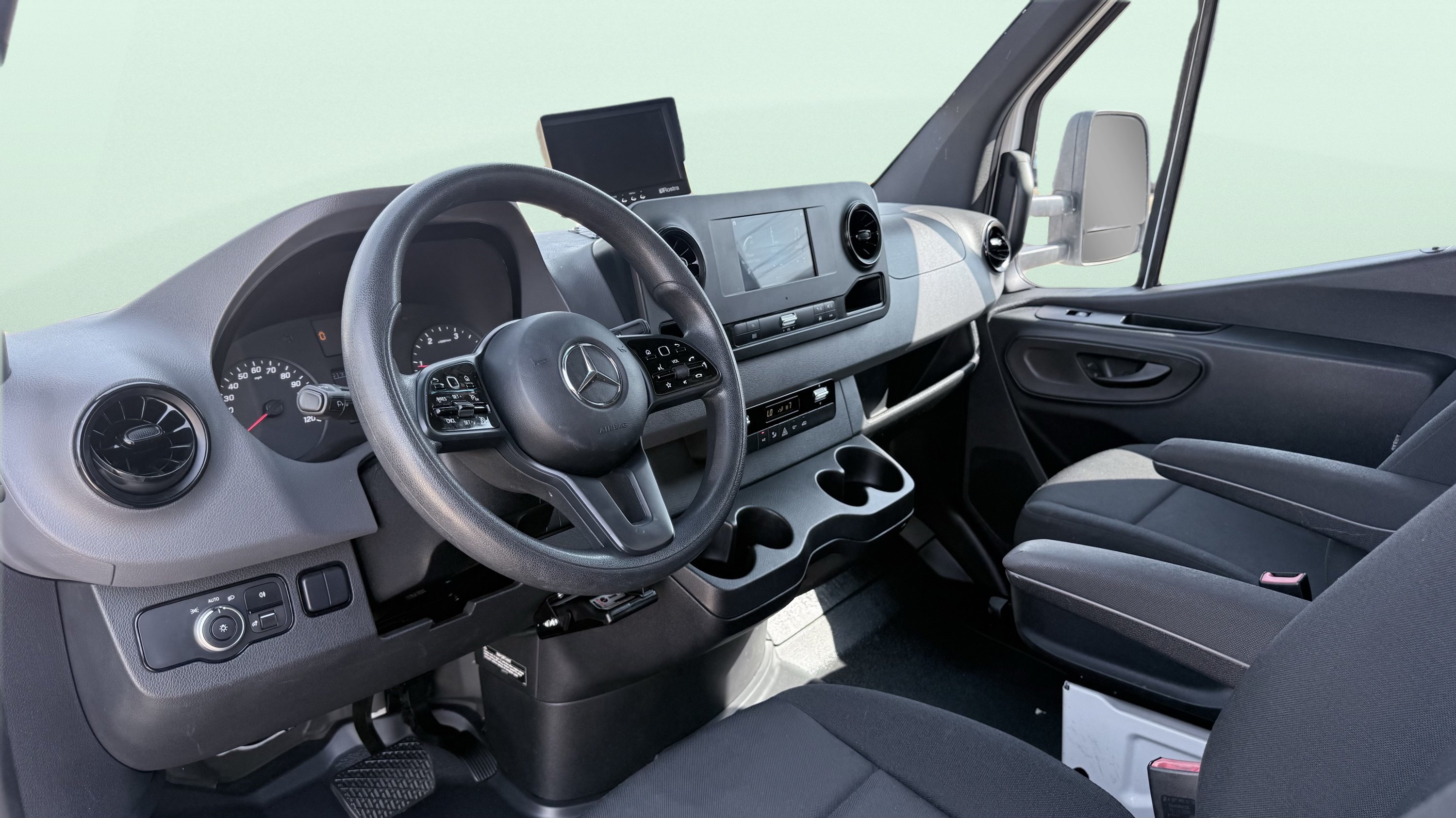 Used 2020 Mercedes-Benz Sprinter 3500 w/ Premium Package image 32