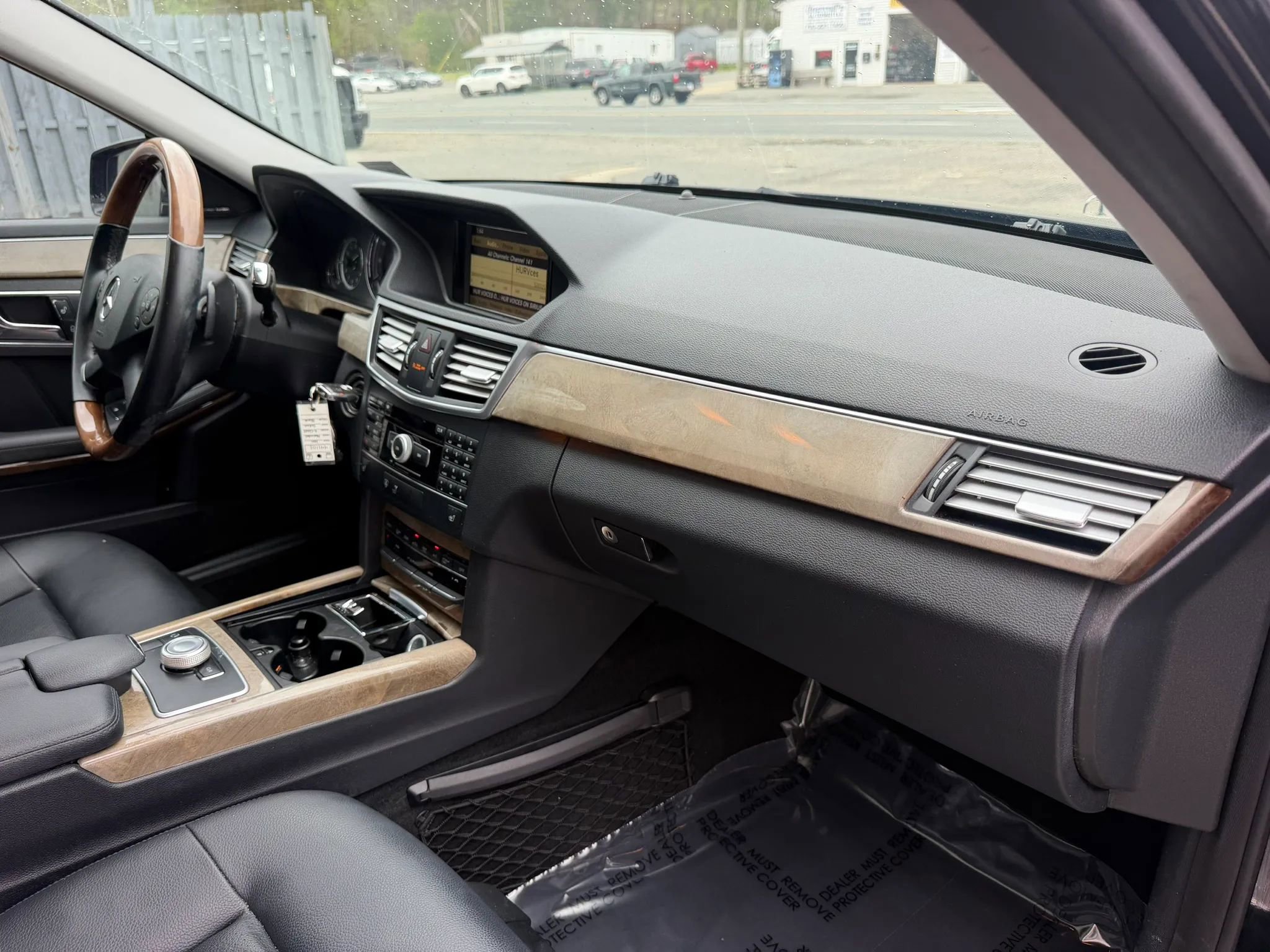 Used 2011 Mercedes-Benz E 350 4MATIC Sedan image 18